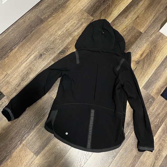Ladies Lululemon Jacket Size 8 - Picture 10 of 13